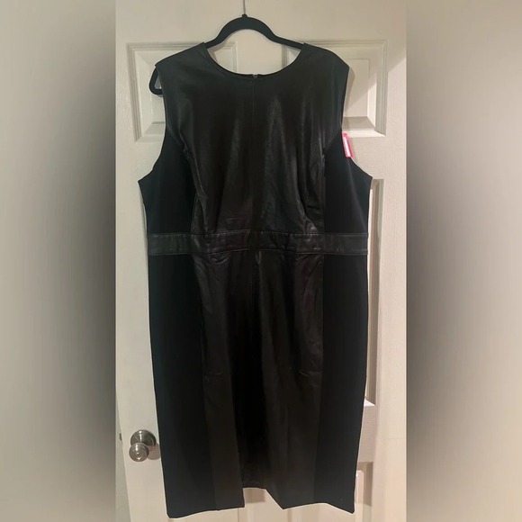 Plus Size SPANX Leather Like Combo Sheath
Stretch Bodycon Dress‎ NWT. Size 3X. - Picture 1 of 5